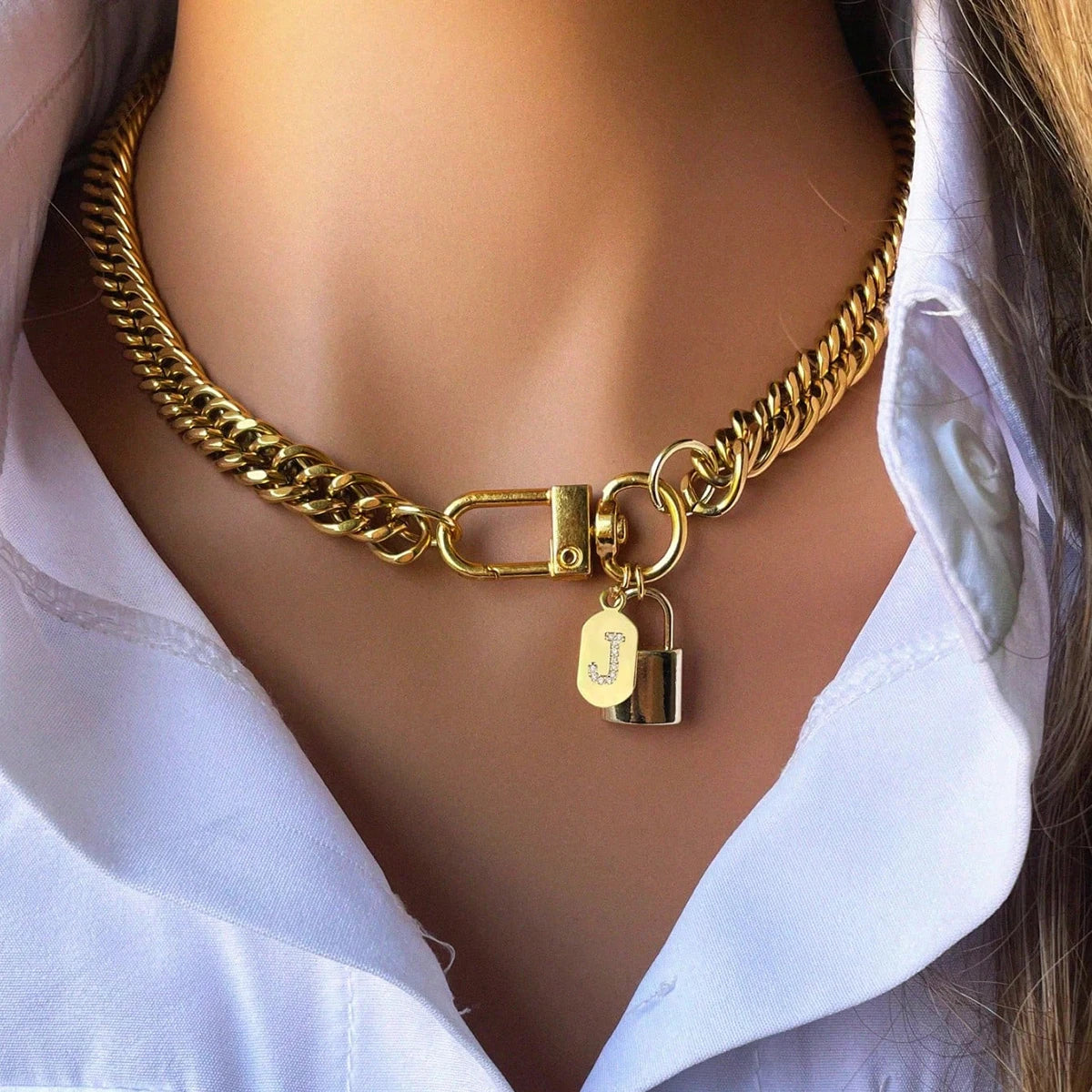 1 Gold Oval Necklace With A-Z26 Letters, Unique And Exquisite Style, Suitable For Festivals And Daily Wear